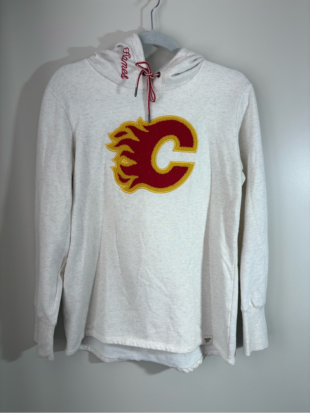 Fanatics Calgary Flames Hoodie NHL Hockey Pullover Oatmeal Embroidered Logo M